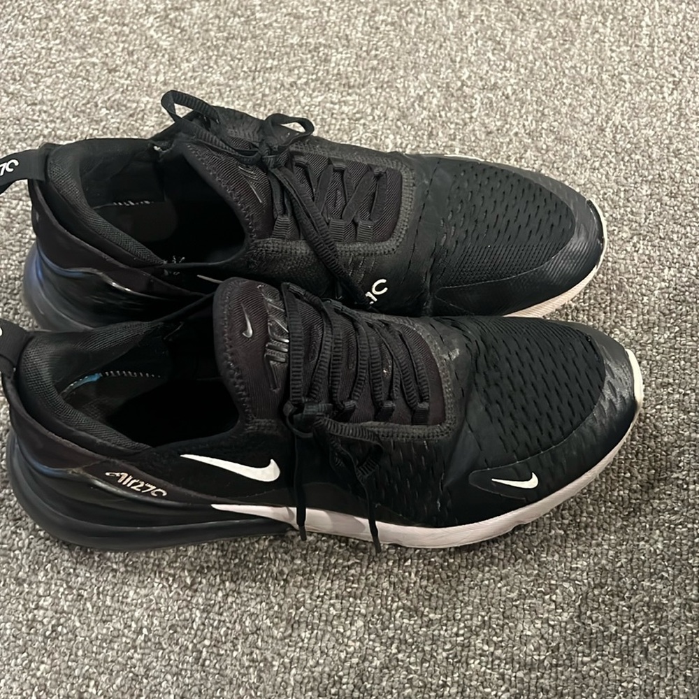 Black men’s Nike 270